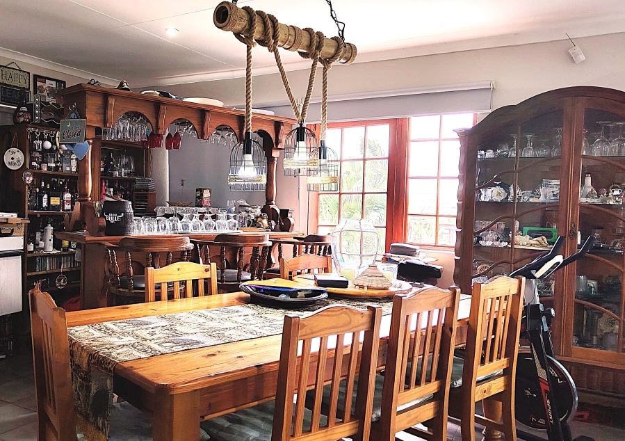 4 Bedroom Property for Sale in Fraaiuitsig Western Cape